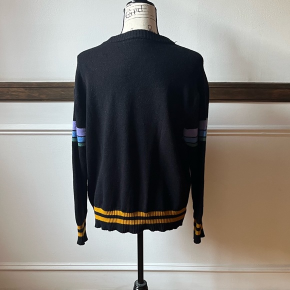 Banana Sweater 🍌 - Picture 3 of 6